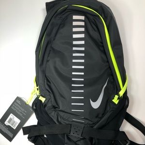 nike course running backpack